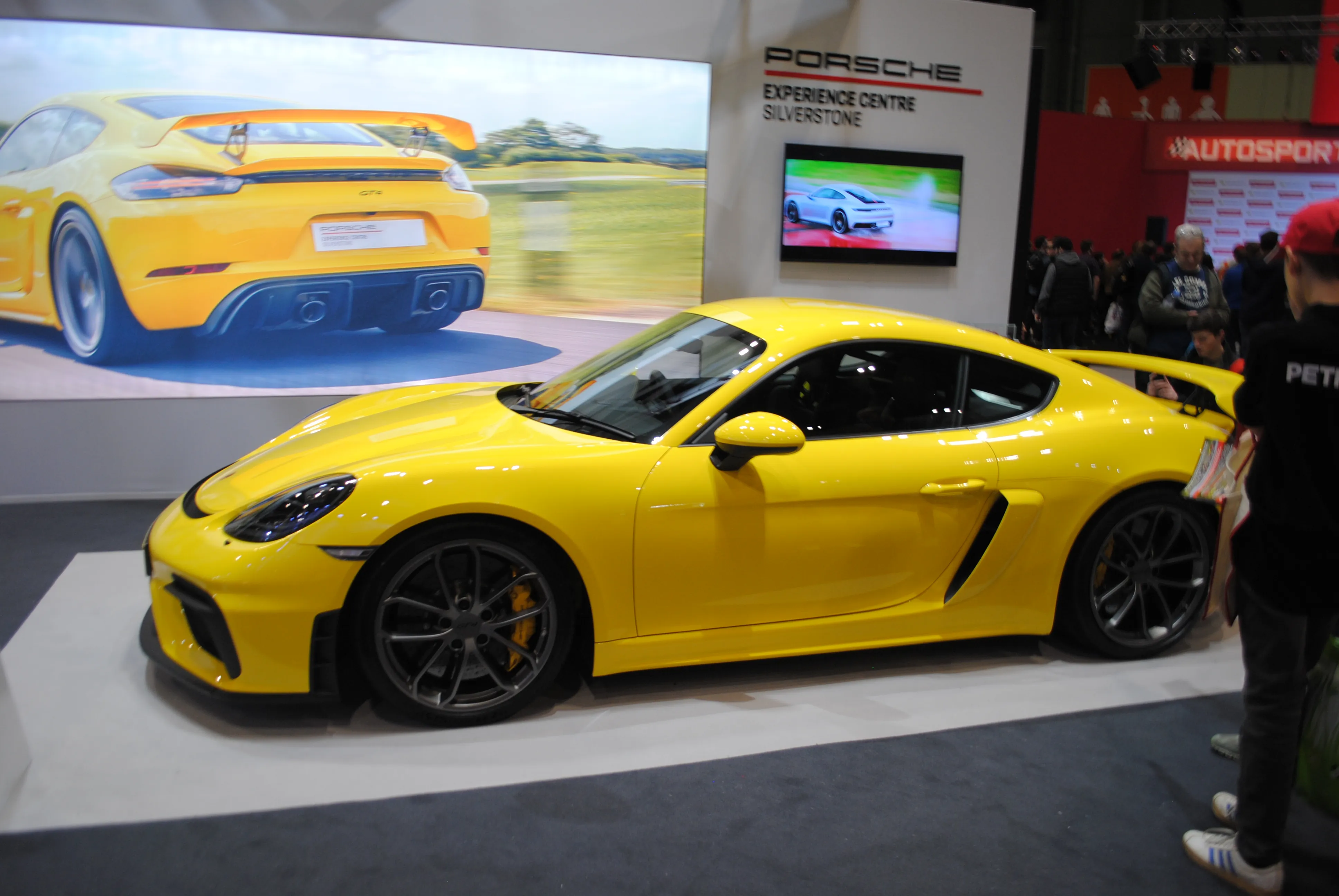 Porsche 718 Cayman GT4 Clubsport, typical of GT4-style racing