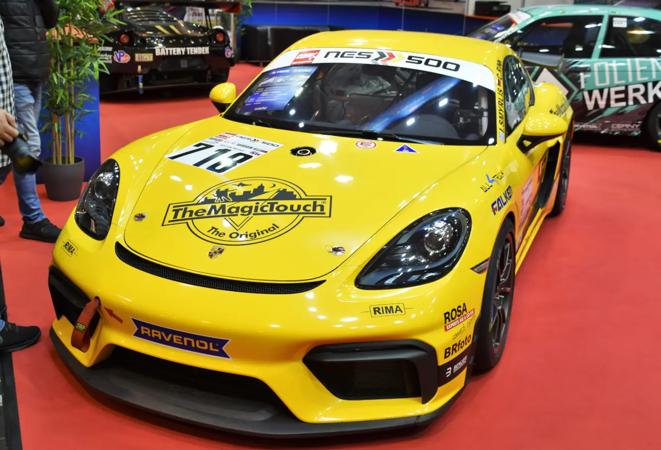 Porsche 718 Cayman GT4 RS Clubsport race car